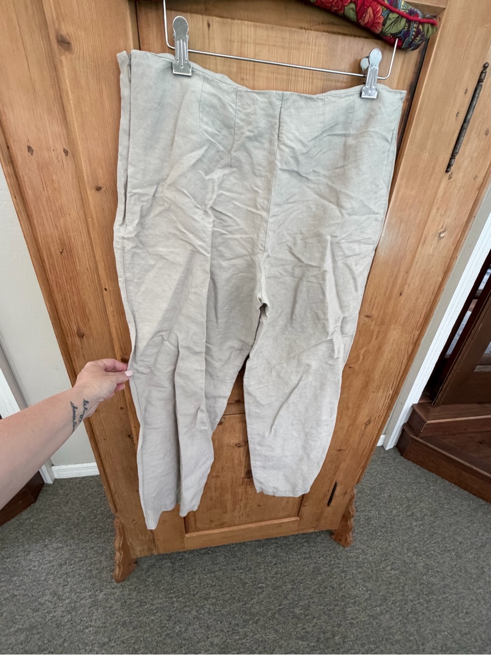 Tommy Bahama Lightweight Linen-Blend Khaki Trousers Sz 10 - Picture 2 of 9